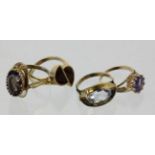 LOT VON 4 DAMENRINGEN MIT EDELSTEINEN 333/000 Gelbgold. Brutto ca. 14g A LOT OF 4 LADIES RINGS