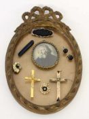 LOT 8 TEILE SCHMUCK UND MINIATUR 19./20.Jh. A LOT OF 8 JEWELLERY PIECES AND A MINIATURE 19th/20th