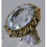 DAMENRING 585/000 Gelbgold mit Aquamarin. Gr. 58, Brutto ca. 7,9g A LADIES RING 585/000 yellow