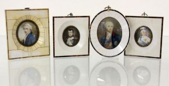 VIER MINIATUREN auf fosssilem Elfenbein. Portraits bekannter Männer FOUR MINIATURES on fossil ivory.