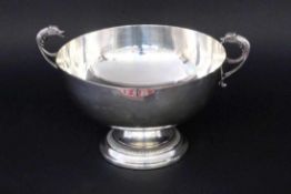 FUSSSCHALE Versilbertes Metall. H.13cm, D.20cm A FOOTED BOWL Silver-plated metal. 13 cm high,