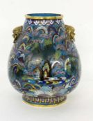 HUNDERT HIRSCHE VASE China, 19.Jh. Messing mit farbigem Cloisonné-Email. Hirschen in Baum- und