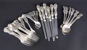 VICTORIANISCHES SPEISEBESTEECK London 1845 925/000 Sterling Silber. Barockform. 29 Teile,