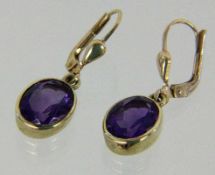 PAAR OHRHÄNGER 585/000 Gelbgold mit Amethysten. L.3cm, brutto ca. 5g A PAIR DROP EARRINGS 585/000