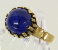 DAMENRING 585/000 Gelbgold mit Lapuslazuli. Gr. 56, brutto ca. 6,6g A LADIES RING 585/000 yellow