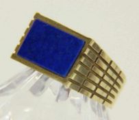 HERRENRING 585/000 Gelbgold mit Lapislazuli. Gr. 70, brutto ca. 8g A MEN'S RING 585/000 yellow