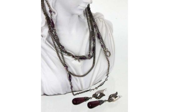 ENDLOS-HALSKETTE Silber mit Amethysten. L.150cm. Dazu Ohrstecker, Silber mit Amethyst und