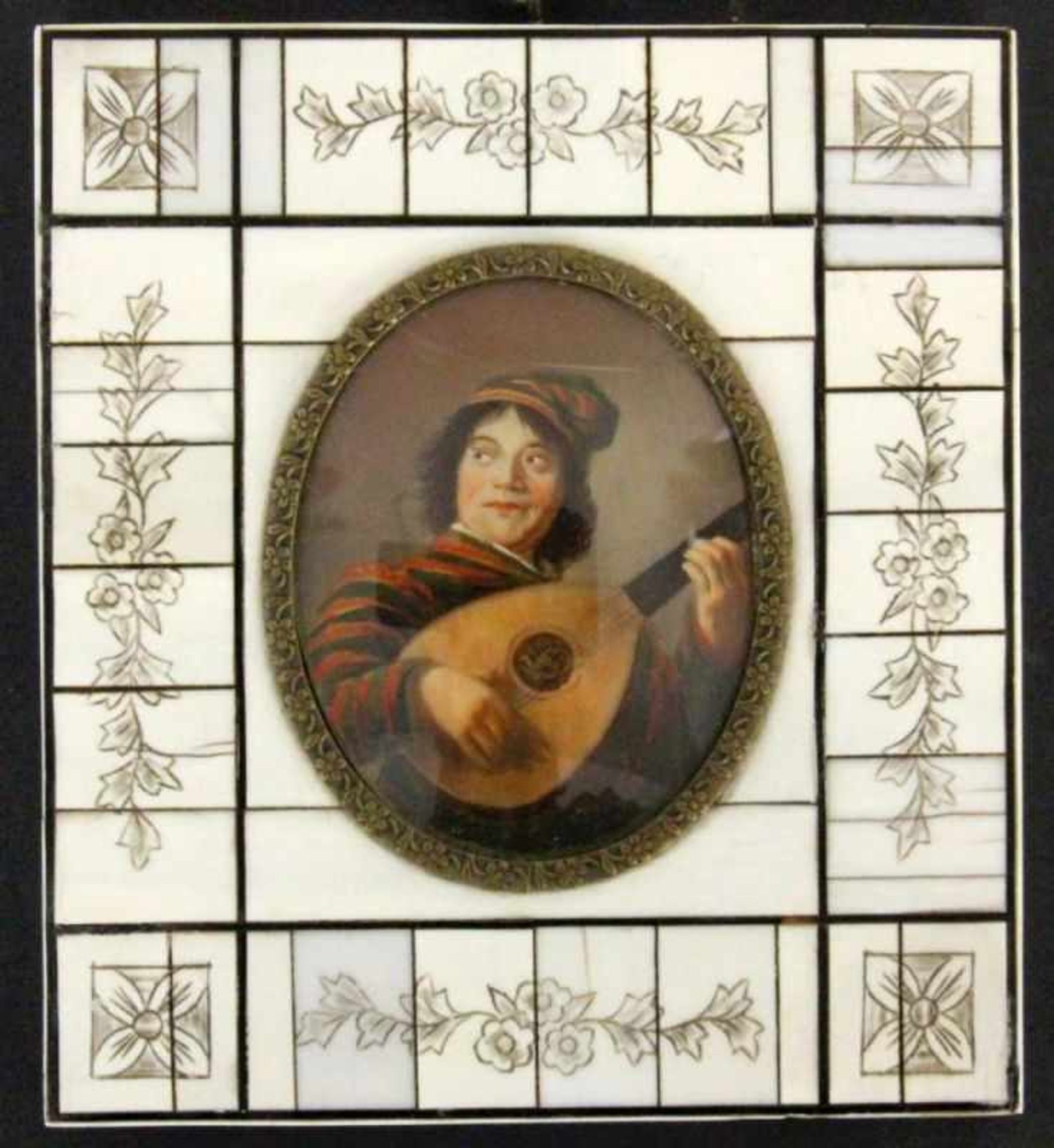 MINIATUR Musikant mit Mandoline. Fossiles Elfenbein. 13,5x12cm A MINIATURE Musician with mandolin.