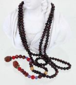 LIBANESISCHE HALSKETTE mit dunkel gefärbten Perlen. L.125cm A LEBANESE NECKLACE with dark-coloured