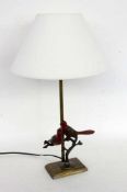 TISCHLAMPE MIT VOGELFIGUREN. Stoffschirm. H.60cm A TABLE LAMP WITH BIRD FIGURES. Fabric lampshade.