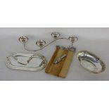 KONVOLUT VERSILBERTES Bestecke, Platte und Tischleuchter A LOT OF SILVER-PLATED PIECES cutlery, a