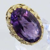 DAMENRING, 585/000 Gelbgold mit Amethyst. Gr. 58, Brutto ca. 15,2g A LADIES' RING 585/000 yellow