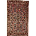 ALTER SAROUGH Persien. 158x104cm. Mit Zertifikat AN OLD SAROUK RUG Persia. 158 x 104 cm. With