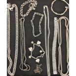 LOT VON 10 SILBERKETTEN UND ARMBÄNDER, Brutto ca. 232g A LOT OF 10 SILVER NECKLACES AND BRACELETS,