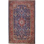 ALTER SAROUGH, PERSIEN. 203x133cm AN OLD SAROUK RUG, PERSIA. 203 x 133 cm