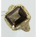 DAMENRING 333/000 Gelbgold mit Topas. Gr. 58, Brutto ca. 3,4g A LADIES RING 333/000 yellow gold with