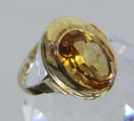 DAMENRING, 585/000 Gelbgold mit Citrin. Gr. 56, Brutto ca. 4,6g A LADIES' RING 585/000 yellow gold