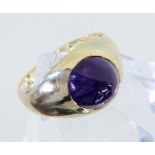 DAMENRING, 585/000 Gelbgold mit Amethyst. Gr. 56, Brutto ca. 4,9g A LADIES' RING 585/000 yellow gold