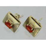 PAAR OHRSTECKER 585/000 Gelbgold mit Feueropalen. Brutto ca. 4,6g A PAIR OF STUD EARRINGS 585/000