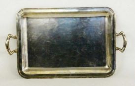 SILBERTABLETT 925/000 Sterling. Rechteckform mit Handhaben. Gest. 49x29cm, ca. 1200g A SILVER TRAY