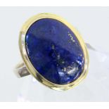 DAMENRING, 585/000 Gelbgold mit Lapislazuli. Gr. 58, Brutto ca. 4,3g A LADIES' RING 585/000 yellow