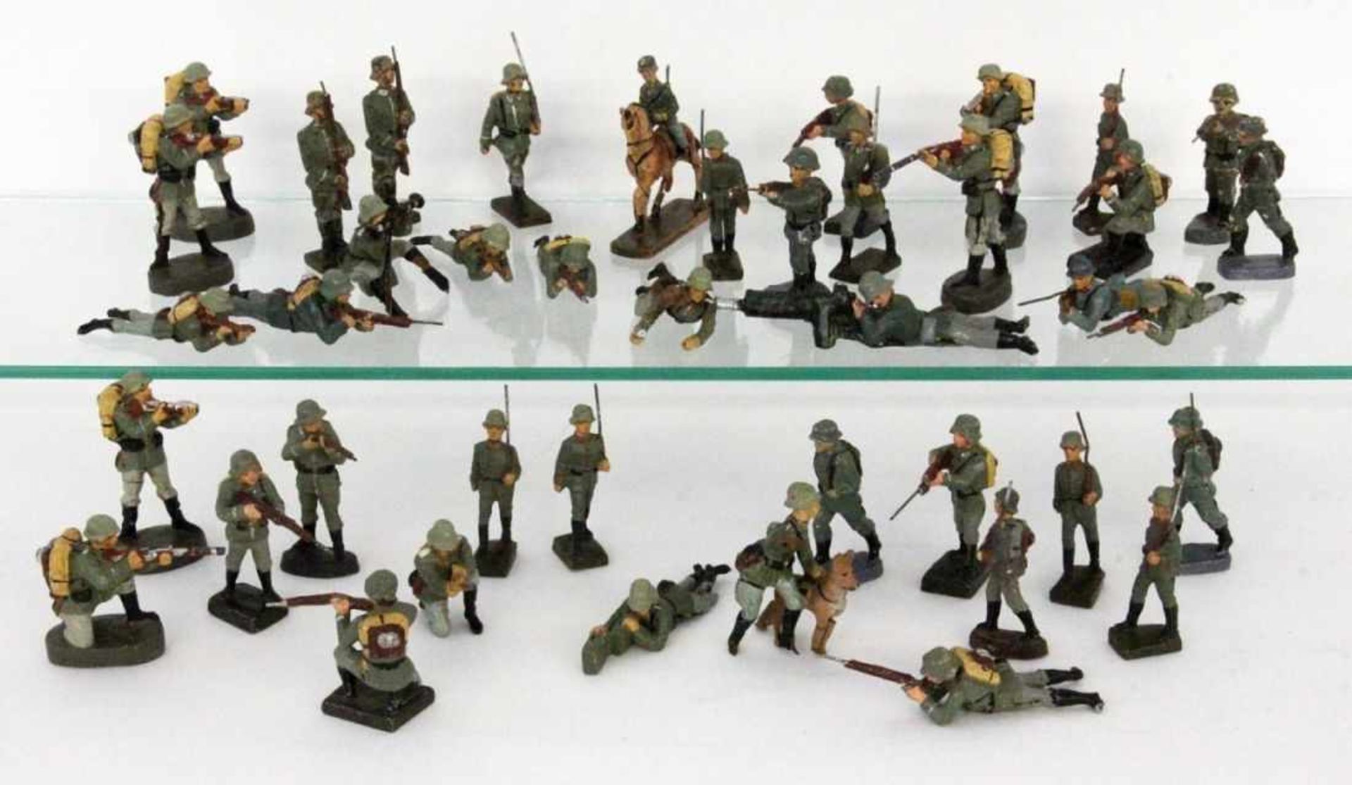 LOT SPIELZEUGSOLDATEN Lineol, Bellum, Leyla u.a. Ca. 41 Stück, teils besch. H. ca. 8cm A LOT OF