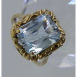 DAMENRING, 585/000 Gelbgold mit Aquamarin. Gr. 56, Brutto ca. 4,2g A LADIES' RING 585/000 yellow