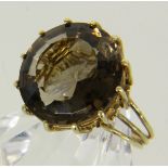 DAMENRING 585/000 Gelbgold mit Topas. Gr. 58, Brutto ca. 11,1g A LADIES' RING 585/000 yellow gold