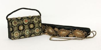 SAMTGÜRTEL und TASCHE mit Goldstickerei und Edelsteinbesatz A VELVET BELT AND A BAG with gold