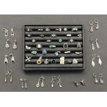 LOT VON CA. 44 TEILEN SCHMUCK Meist Silber A LOT OF APPROXIMATELY 44 FASHION JEWELLERY PIECES Mostly