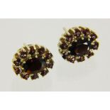 PAAR GRANAT-OHRSTECKER 585/000 Gelbgold. D. 1,3cm, Brutto ca. 5,2g A PAIR OF GARNET STUD EARRINGS