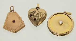 DREI JUGENDSTILANHÄNGER 585/000 Rotgold, Brutto ca, 16g THREE ART NOUVEAU PENDANTS 585/000 red gold,