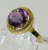 DAMENRING 585/000 Gelbgold mit Amethyst. Gr. 55, Brutto ca. 6,2g A LADIES' RING 585/000 yellow