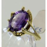 DAMENRING 585/000 Gelbgold mit Amethyst. Gr. 57, Brutto ca. 5,8g A LADIES' RING 585/000 yellow