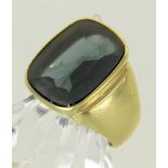 HERRENRING 585/000 Gelbgold mit Turmalin. Gr. 66, Brutto ca. 13,4g A MEN'S RING 585/000 yellow