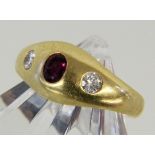 DAMENRING 750/000 Gelbgold mit Rubin und 2 Brillanten von zus. ca. 0,2ct, W/si. Ringgr. 58, Brutto