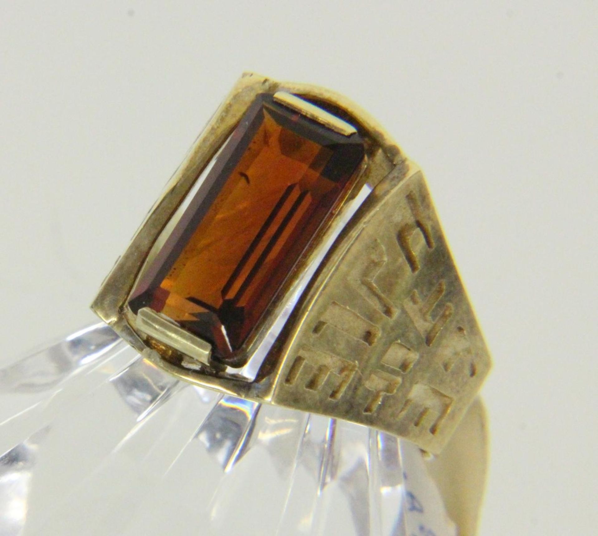 DAMENRING 585/000 Gelbgold mit Madeiracitrin. Gr. 58, Brutto ca. 8,2g A LADIES' RING 585/000