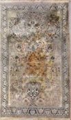 TÄBRIS, PERSIEN. 190x124cm A TABRIZ RUG, PERSIA. 190 x 124 cm