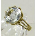 DAMENRING 585/000 Gelbgold mit Aquamarin. Gr. 57, Brutto ca. 7,2g A LADIES' RING 585/000 yellow gold