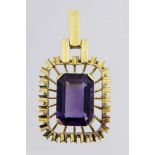 ANHÄNGER585/000 Gelbgold mit Amethyst. L.4,5cm, Brutto ca. 14,1gA PENDANT 585/000 yellow gold with