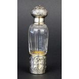 PARFUMFLAKONFrankreich um 1900 Geschliffenes Glas mit Silbermontur. Gest. H.10cmA PERFUME BOTTLE