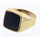 HERRENRING333/000 Gelbgold mit Onyx. Gr.66, Brutto ca. 4,2gA MEN'S RING 333/000 yellow gold with