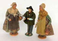 DREI SANTONSwohl Südfrankreich, Provence Hirte, Holz und 2 Bäuerinnen aus Keramik. Farbig gefaßt und
