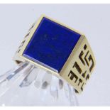 HERRENRING585/000 Gelbgold mit Lapislazuliplatte. Gr.68, Brutto ca. 9,7gA MEN'S RING 585/000