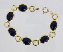 ARMBANDSilber vergoldet mit Lapislazuli-Cabochons. L.18cm, Brutto ca. 16,2gA BRACELET Gilt silver