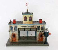 MÄRKLIN CENTRAL BAHNHOF "TÜRKISCHES BAD"um 1910 Bemaltes Blech. Mit Läutwerk, Originalfahne und