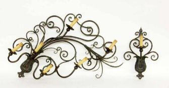 WANDLAMPESchmiedeeisen mit 6 Lampen. Dazu einflammige Applike. H. ca. 95cmA WALL LIGHT Wrought