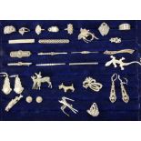 LOT VON 26 TEILEN SCHMUCKmeist Silber mit MarkasitenA LOT OF 26 JEWELLERY PIECES mostly silver