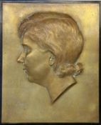 KOSSUTH, EGON JOSEFTroppau 1874 - 1949 Hartford, USA Frauenbildnis. Bronzerelief, signiert und