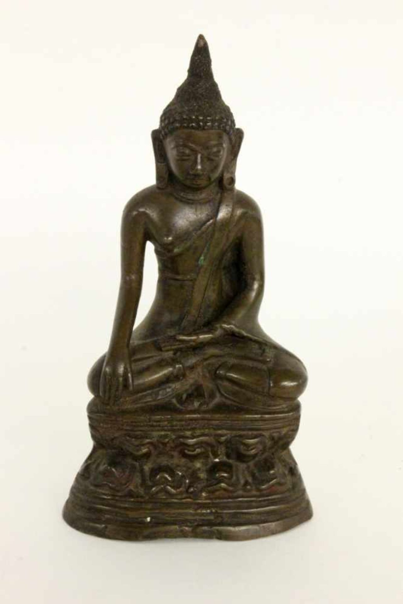 BUDDHA SHAKYAMUNIwohl Südostasien 19.Jh. auf Lotusthron sitzender Buddha mit Bhumisparsha Mudra-